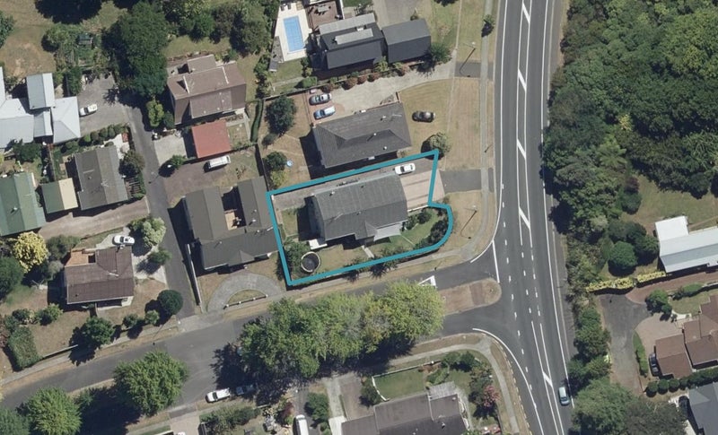 2 Brookview Court, Queenwood, Hamilton - Carousel 1