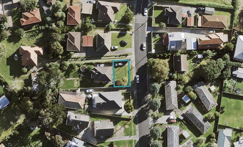 10 Playfair Road, Mount Roskill, Auckland - Carousel 1