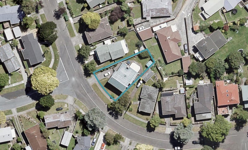 23 Pasadena Crescent, Totara Park, Upper Hutt - Carousel 1