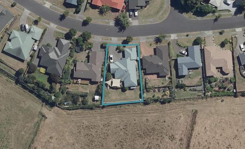 13 Friesian Place, Grandview Heights, Hamilton - Carousel 1