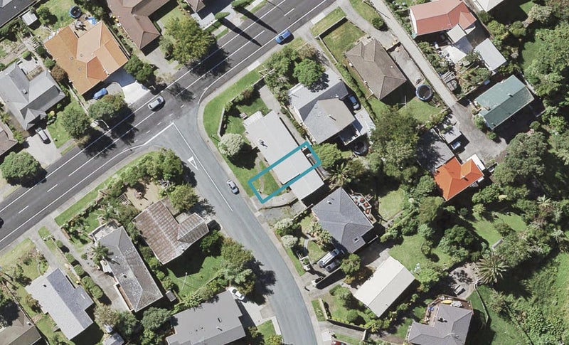 2C Finnerty Avenue, Bucklands Beach, Auckland - Carousel 1