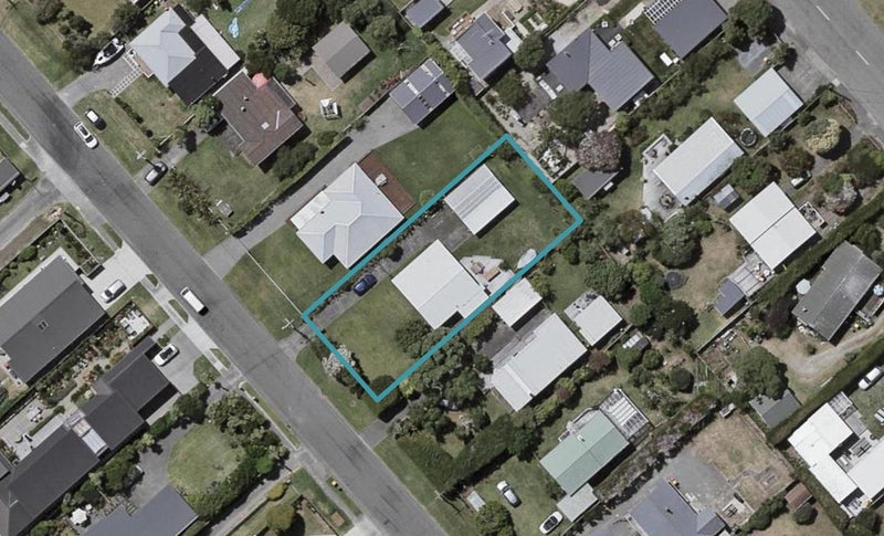 29 Rangihiroa Street, Waikanae Beach, Waikanae - Carousel 1