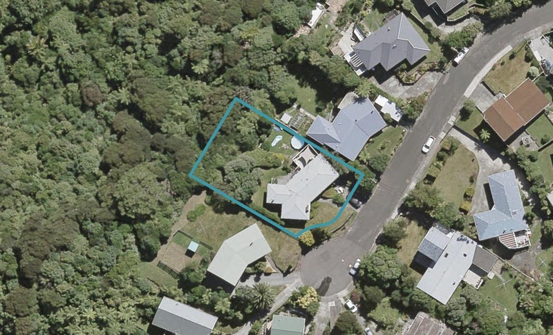 10 Levin Grove, Kelson, Lower Hutt - Carousel 1
