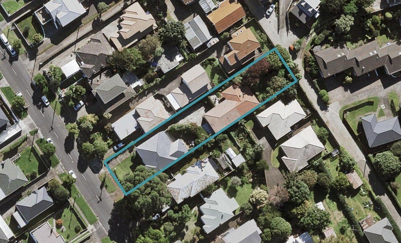14 Hayr Road, Three Kings, Auckland - Carousel 1