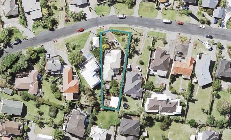17 Braemar Road, Rothesay Bay, Auckland - Carousel 1