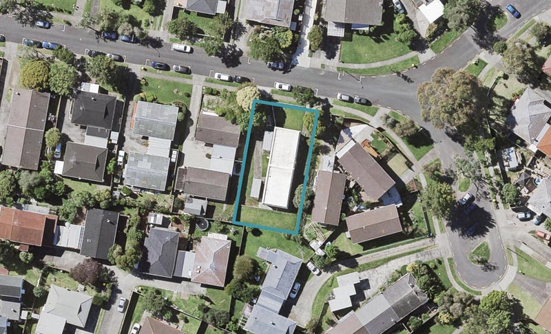 1/11 Ballater Place, Highland Park, Auckland - Carousel 1