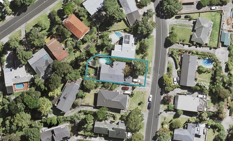 68 Daffodil Street, Titirangi, Auckland - Carousel 1