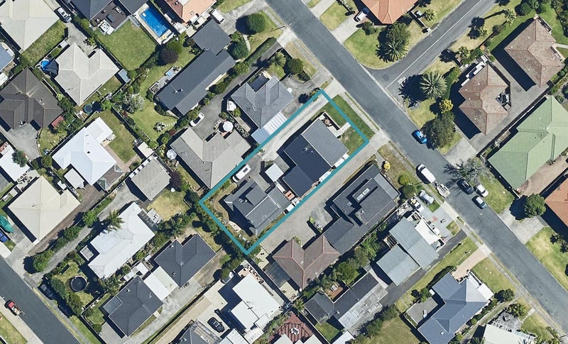 8B Fairway Avenue, Mount Maunganui, Mount Maunganui - Carousel 1