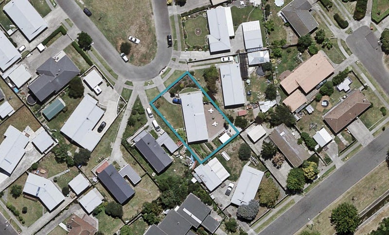 24 Duckworth Crescent, Greenmeadows, Napier - Carousel 1