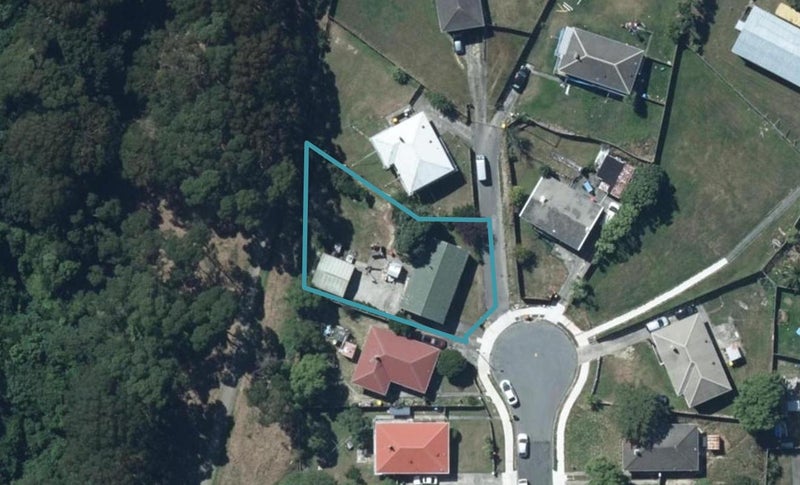 21 Pukaki Grove, Waitangirua, Porirua - Carousel 1