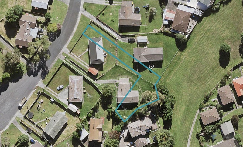 9 Hono Way, West Harbour, Auckland - Carousel 1