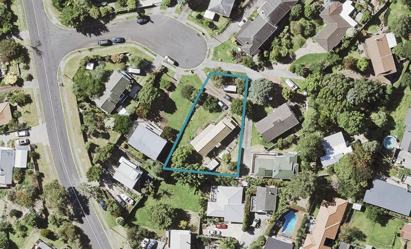 6 Louise Place, Browns Bay, Auckland - Carousel 1
