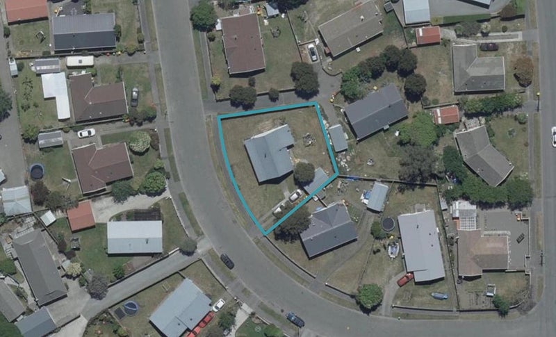 35 Medina Crescent, Parklands, Christchurch - Carousel 1