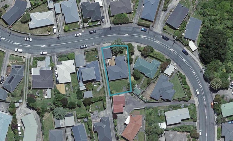 31 Mark Avenue, Paparangi, Wellington - Carousel 1