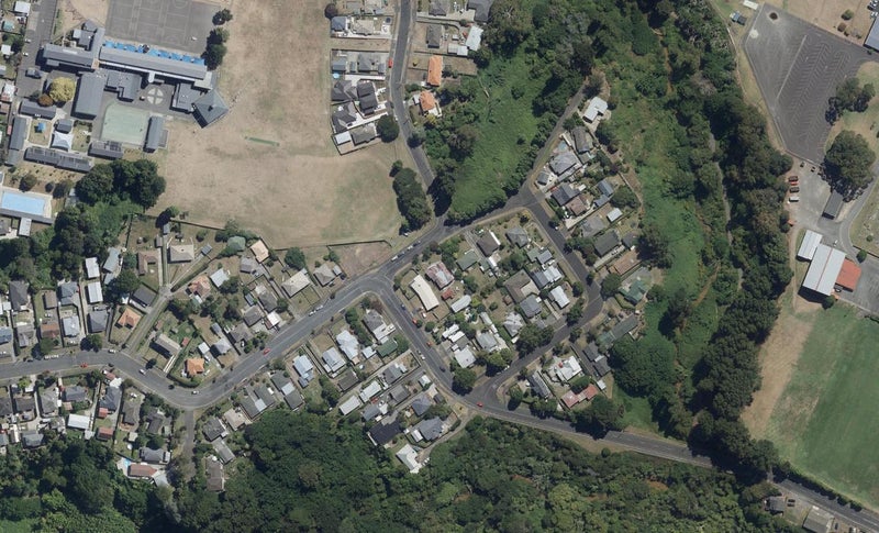 27 Rimu Street, Maeroa, Hamilton - Carousel 1