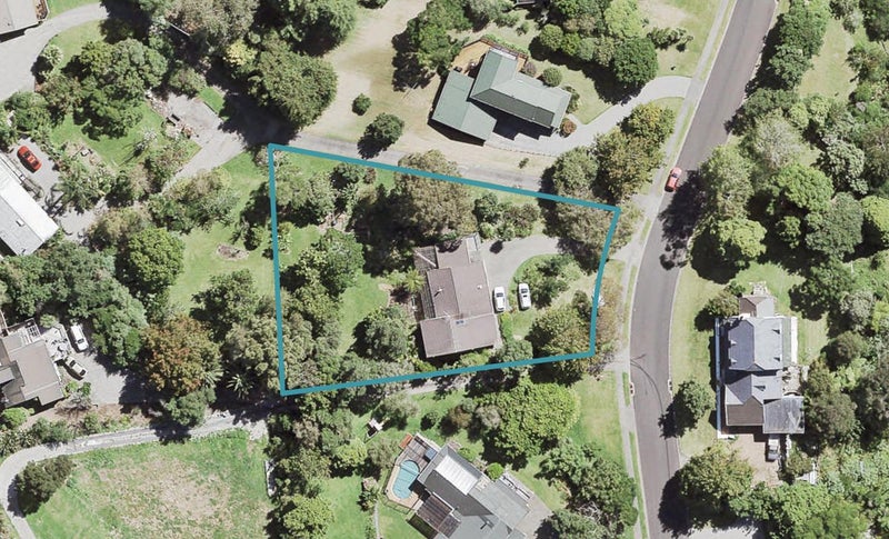 16 Laingfield Terrace, Laingholm, Auckland - Carousel 1