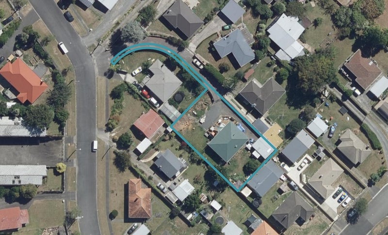 15 Pollen Crescent, Melville, Hamilton - Carousel 1