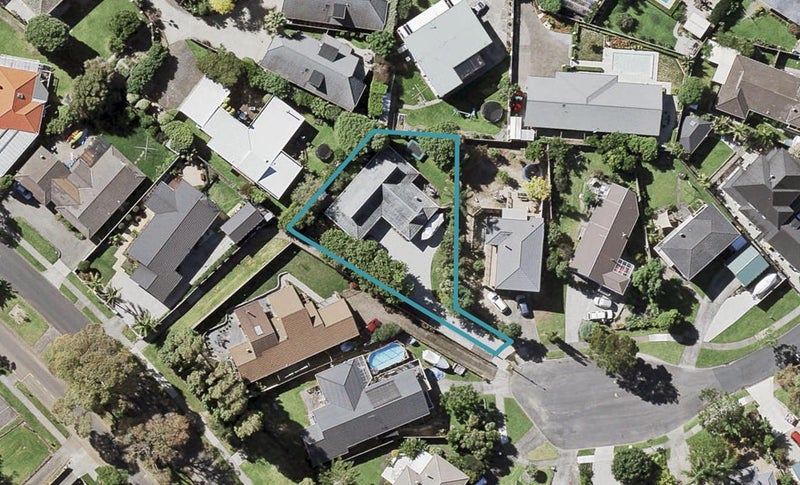 13 Lilian Place, Farm Cove, Auckland - Carousel 1