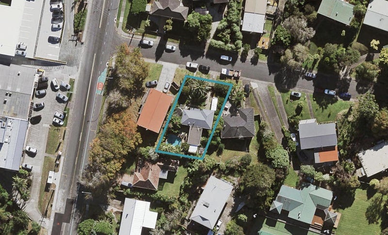 3 Kororo Street, Northcote, Auckland - Carousel 1