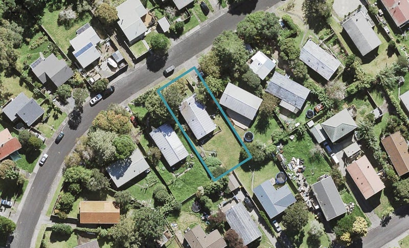 48 Taurus Crescent, Beach Haven, Auckland - Carousel 1