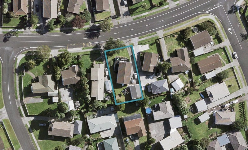 15 Riverton Drive, Randwick Park, Auckland - Carousel 1