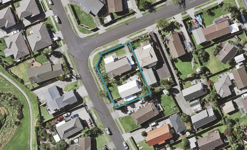 10A De Quincey Terrace, Highland Park, Auckland - Carousel 1