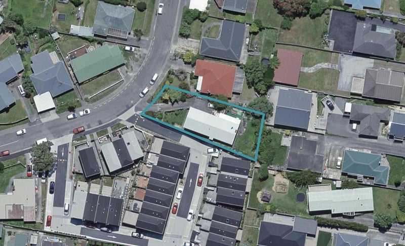 10 Oswald Crescent, Paparangi, Wellington - Carousel 1