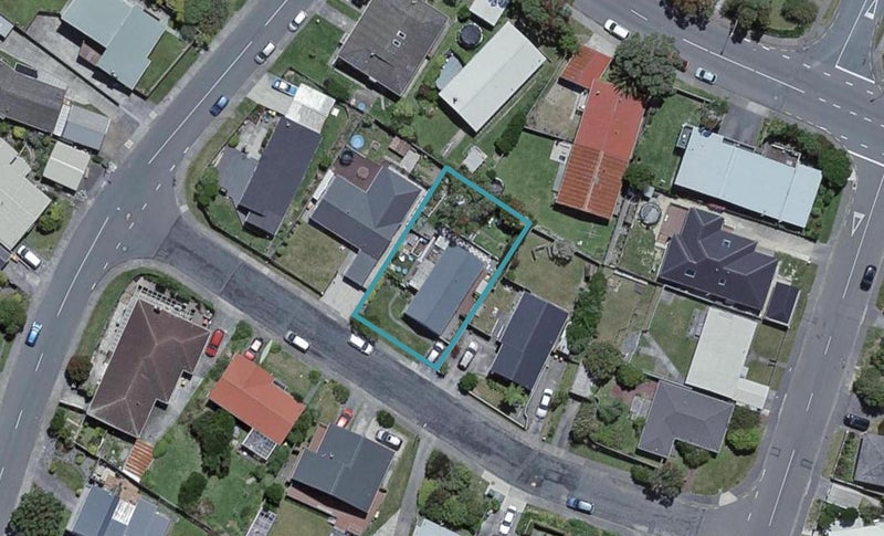 6 Gow Street, Newlands, Wellington - Carousel 1
