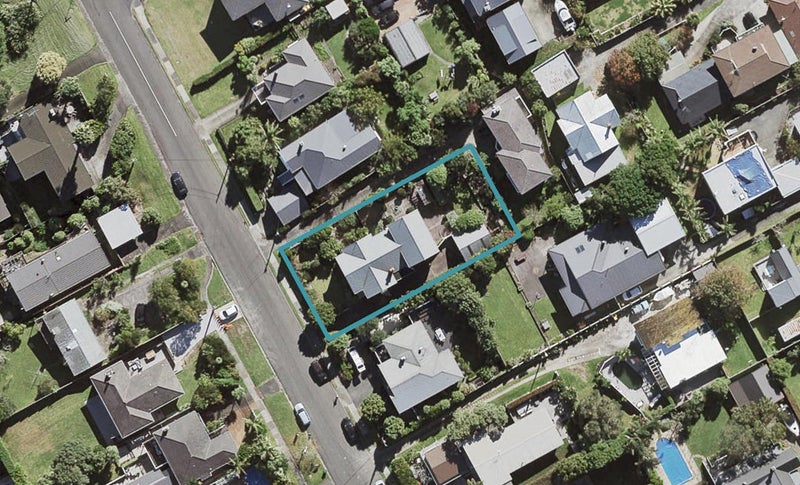 23 Palmerston Road, Birkenhead, Auckland - Carousel 1