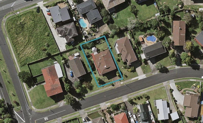 6 Elsted Place, Goodwood Heights, Auckland - Carousel 1