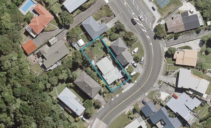 19 Dowse Drive, Maungaraki, Lower Hutt - Carousel 1