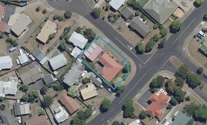 1 Emma Place, Pukete, Hamilton - Carousel 1