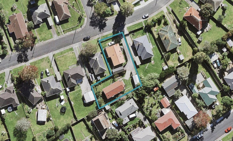 28A Hayman Place, Beach Haven, Auckland - Carousel 1