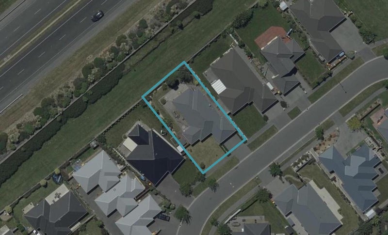 61 Somerville Crescent, Aidanfield, Christchurch - Carousel 1