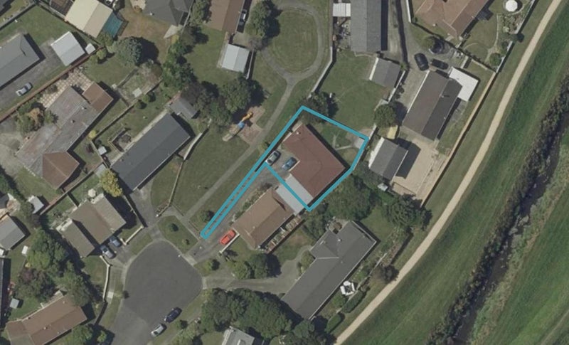 34 Cecil Place, Cloverlea, Palmerston North - Carousel 1