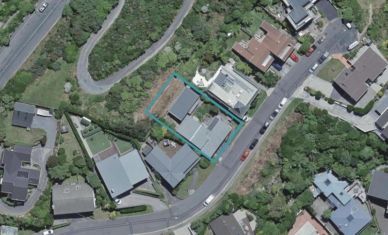 9 Puketiro Avenue, Northland, Wellington - Carousel 1