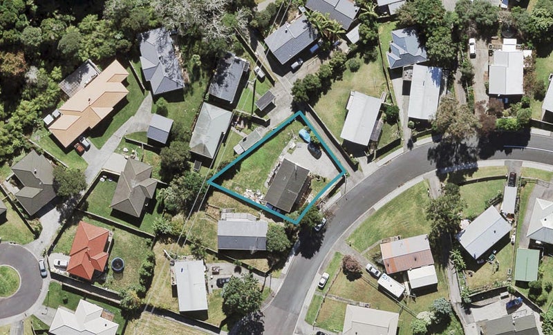 35 Lilburn Crescent, Massey, Auckland - Carousel 1