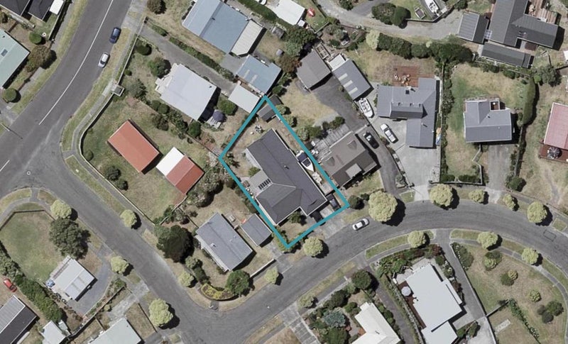 3 Whitmore Grove, Waikanae Beach, Waikanae - Carousel 1