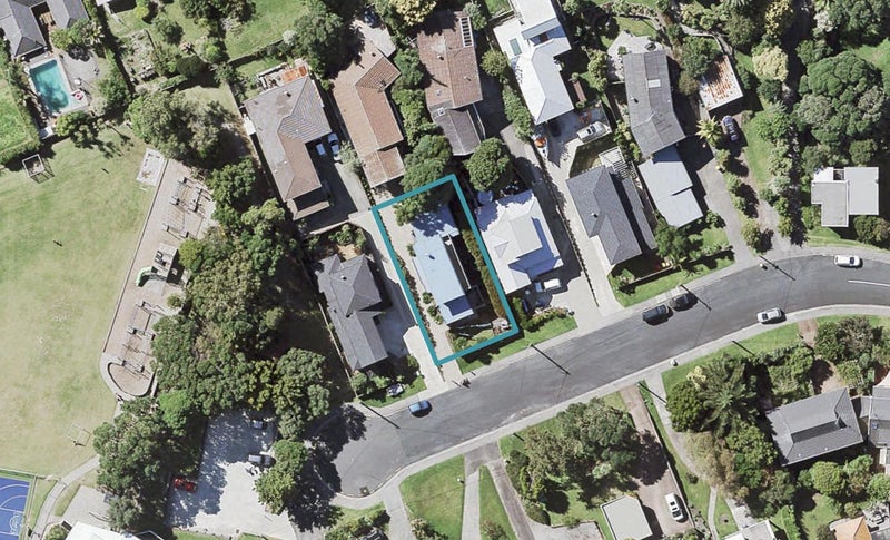 9A Agathis Ave, Mairangi Bay, North Shore City - Carousel 1