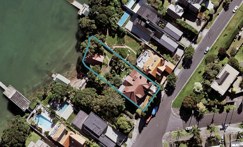 33 Marine Parade, Herne Bay, Auckland - Carousel 1