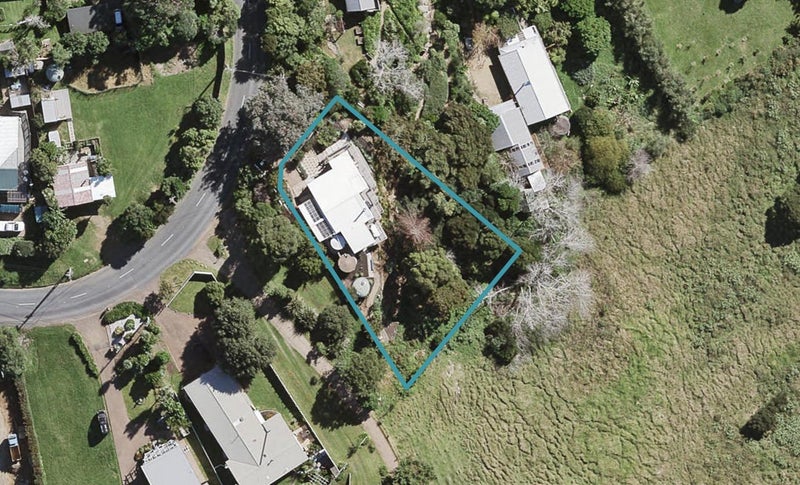 67 Junction Road, Palm Beach, Waiheke Island - Carousel 1