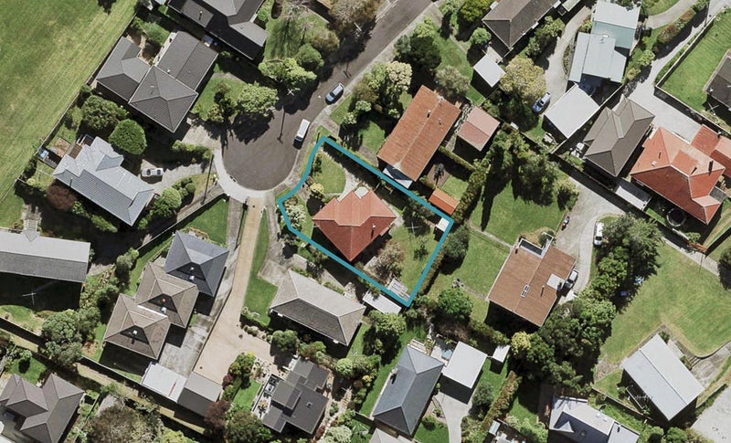 6 Lindsay Place, Hillsborough, Auckland - Carousel 1