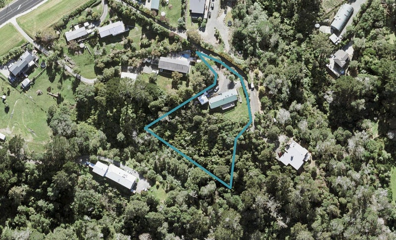 1137 Whangaparaoa Road, Tindalls Beach, Whangaparaoa - Carousel 1