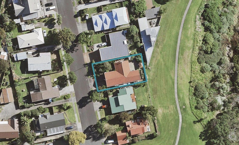 10 Moor Park, Wattle Downs, Auckland - Carousel 1