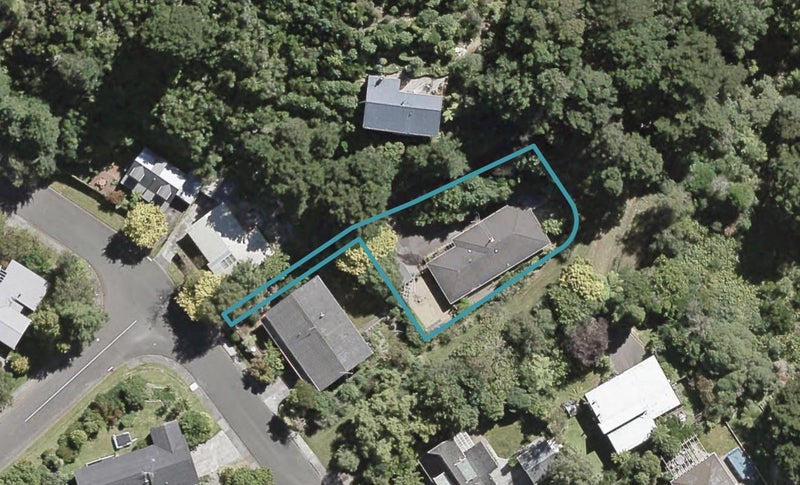 35 Fendalton Crescent, Pinehaven, Upper Hutt - Carousel 1