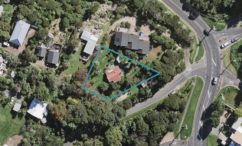4 Burrell Road, Oneroa, Waiheke Island - Carousel 1