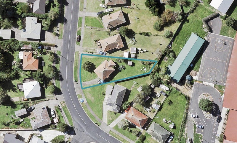 20 Farringdon Street, Glen Innes, Auckland - Carousel 1