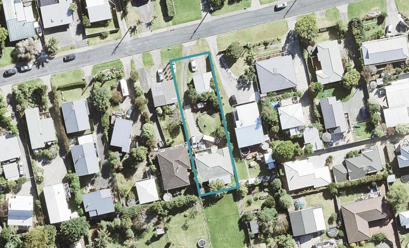 35 Holiday Road, Stanmore Bay, Whangaparaoa - Carousel 1