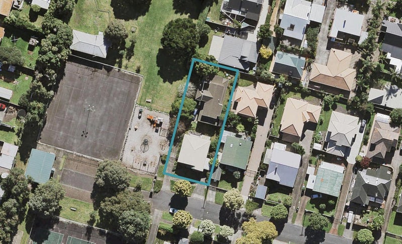 31 Foch Avenue, Mount Roskill, Auckland - Carousel 1