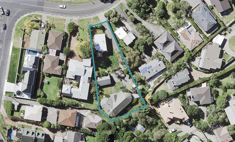 2/32 Ramsgate Terrace, Mairangi Bay, Auckland - Carousel 1